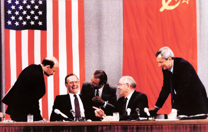 Встреча на высшем уровне Джорджа Буша и Михаила Горбачева