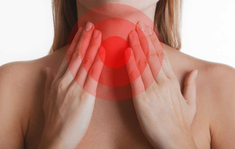боль в шее - симптом рака щитовидной железы