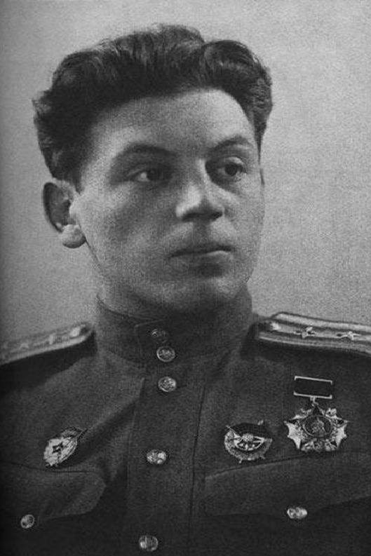Василий Сталин в 1942 году