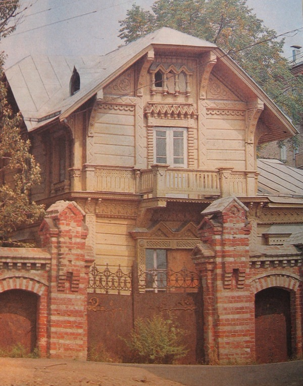 Вид дома в 1980-е годы.
