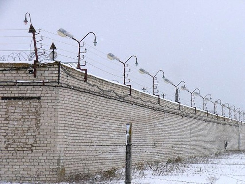 Забор психиатрической больницы, где находится Александр Спесивцев